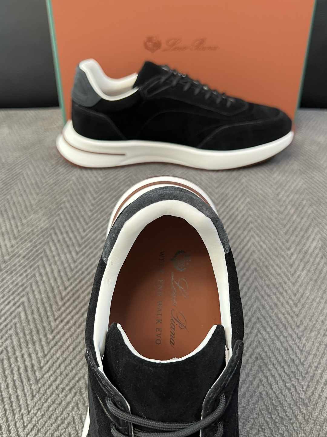 Loro Piana  高品质  顶级工艺品  诺悠翩雅  新品专柜同步原厂配置，鞋面意大利进口牛皮面料，高品质拼接工艺