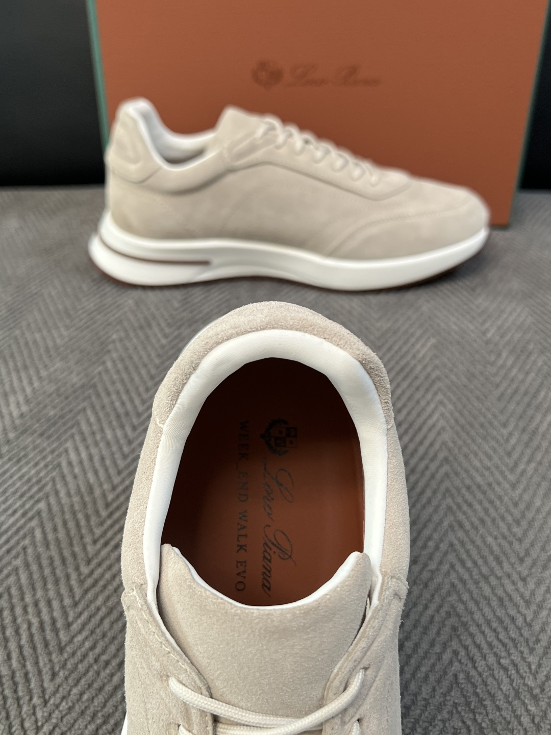 Loro Piana  高品质  顶级工艺品  诺悠翩雅  新品专柜同步原厂配置，鞋面意大利进口牛皮面料，高品质拼接工艺