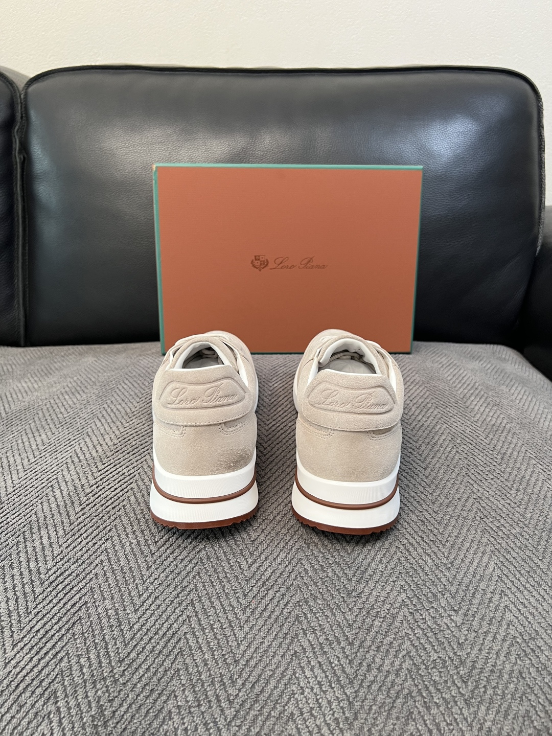 Loro Piana  高品质  顶级工艺品  诺悠翩雅  新品专柜同步原厂配置，鞋面意大利进口牛皮面料，高品质拼接工艺