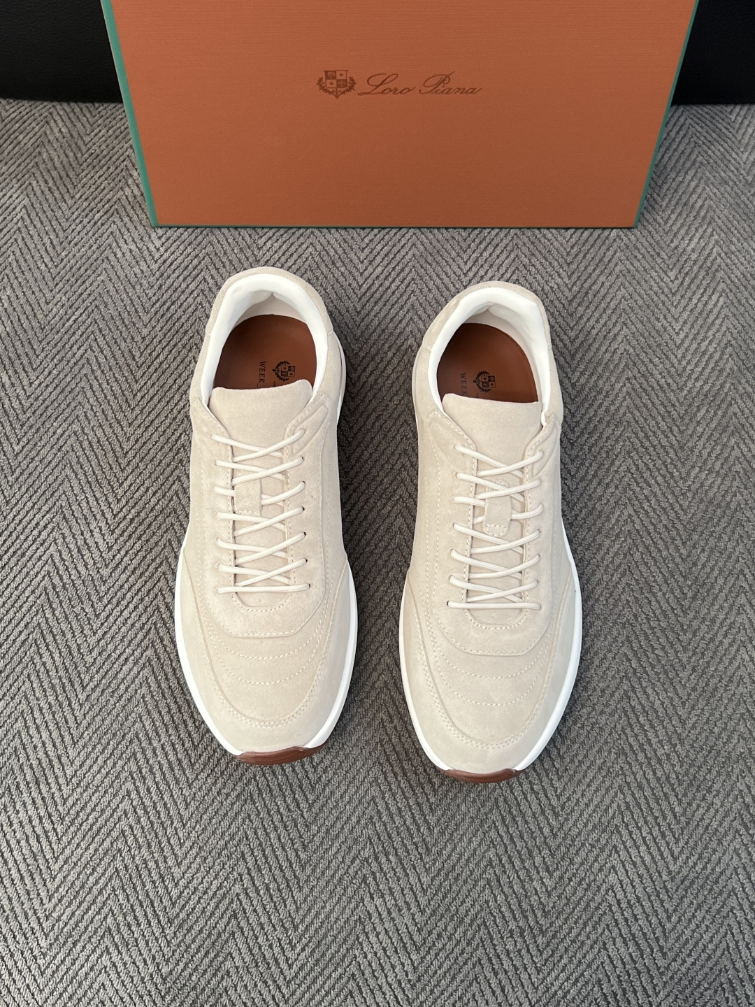 Loro Piana  高品质  顶级工艺品  诺悠翩雅  新品专柜同步原厂配置，鞋面意大利进口牛皮面料，高品质拼接工艺