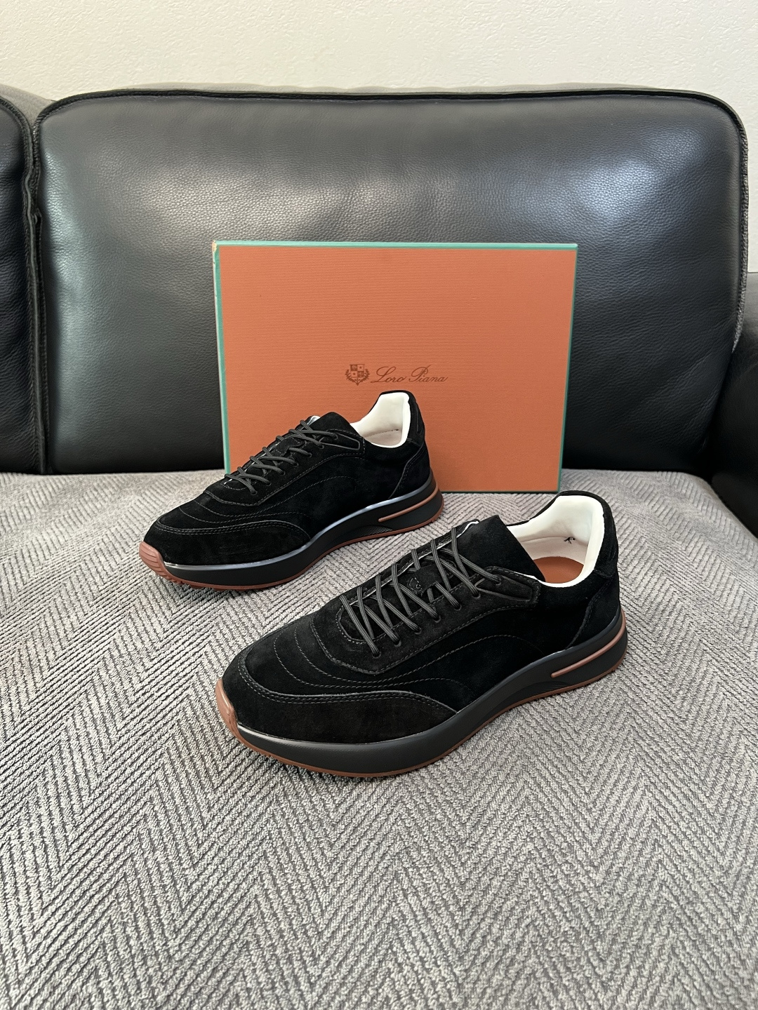 Loro Piana  高品质  顶级工艺品  诺悠翩雅  新品专柜同步原厂配置，鞋面意大利进口牛皮面料，高品质拼接工艺