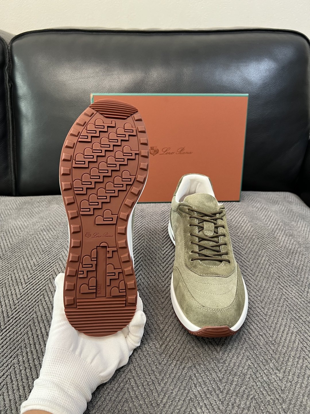 Loro Piana  高品质  顶级工艺品  诺悠翩雅  新品专柜同步原厂配置，鞋面意大利进口牛皮面料，高品质拼接工艺