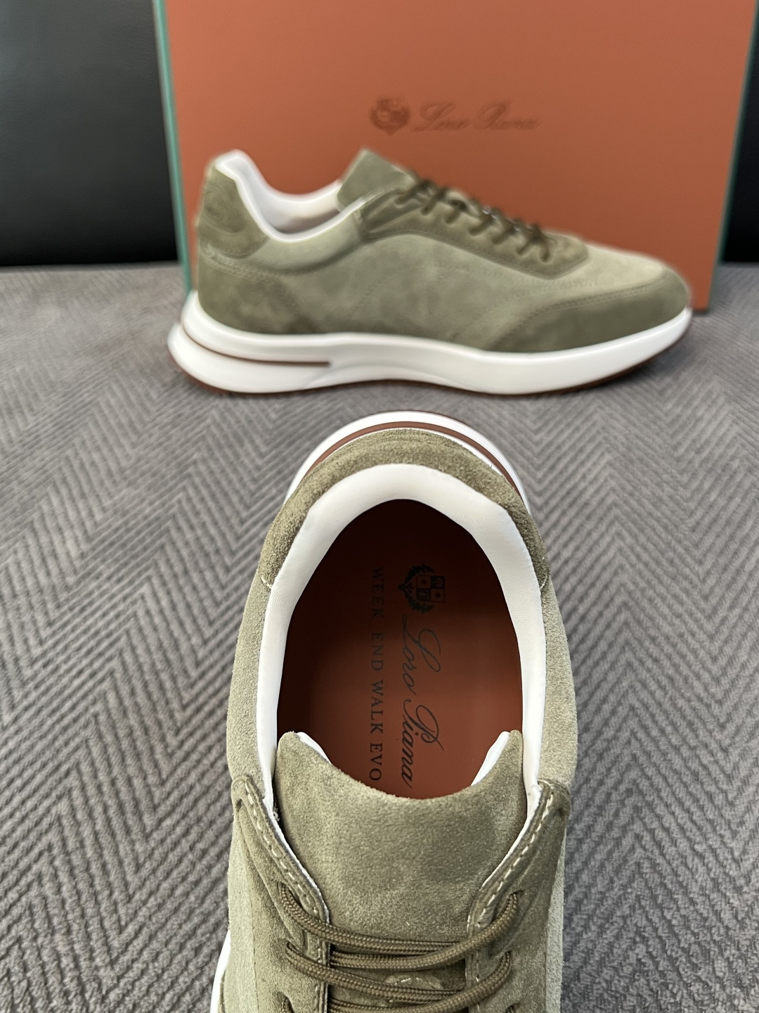Loro Piana  高品质  顶级工艺品  诺悠翩雅  新品专柜同步原厂配置，鞋面意大利进口牛皮面料，高品质拼接工艺