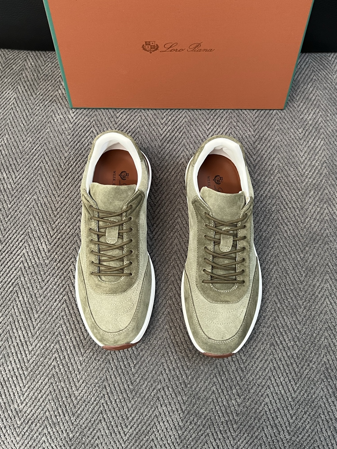 Loro Piana  高品质  顶级工艺品  诺悠翩雅  新品专柜同步原厂配置，鞋面意大利进口牛皮面料，高品质拼接工艺