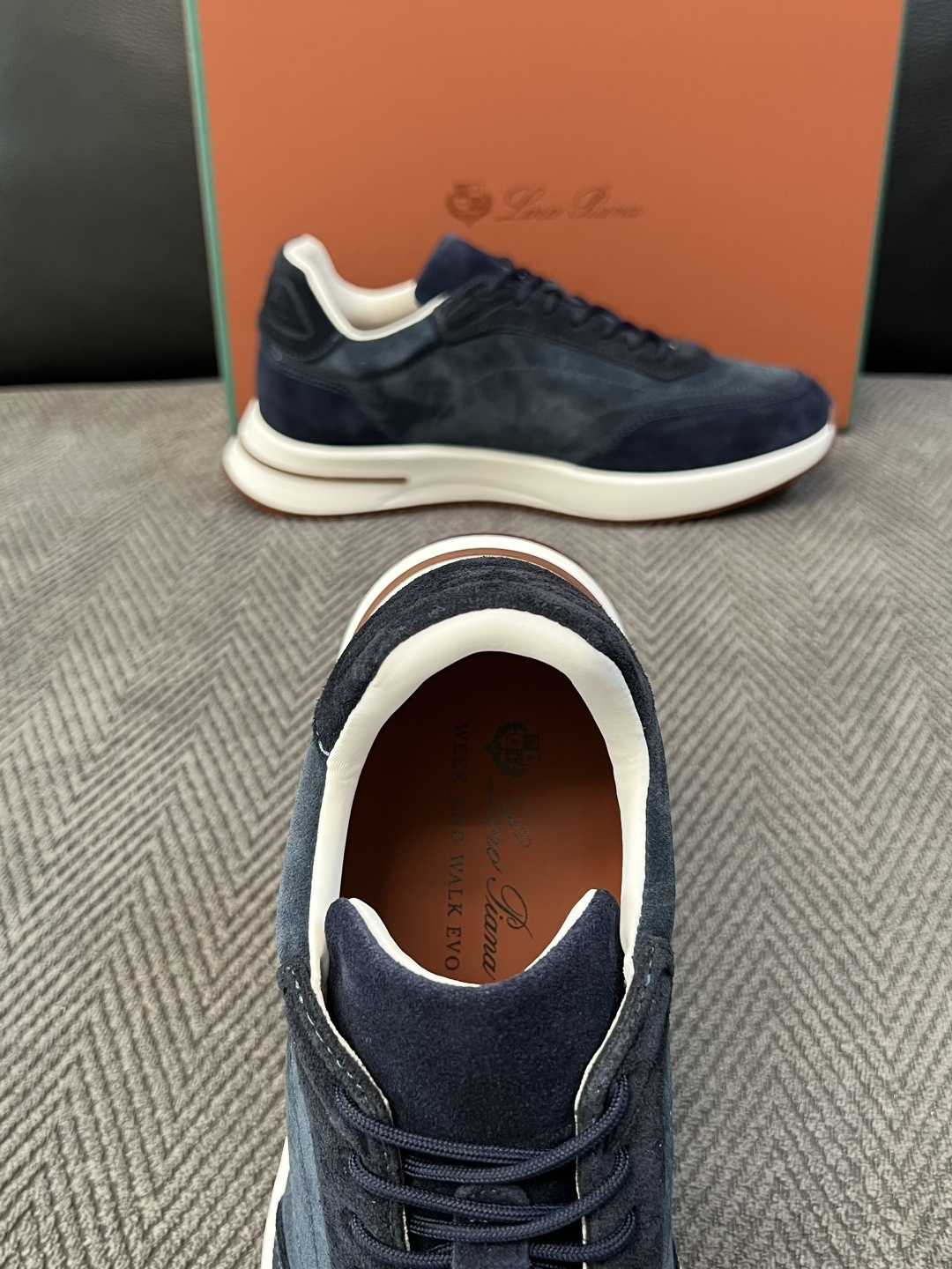 Loro Piana  高品质  顶级工艺品  诺悠翩雅  新品专柜同步原厂配置，鞋面意大利进口牛皮面料，高品质拼接工艺
