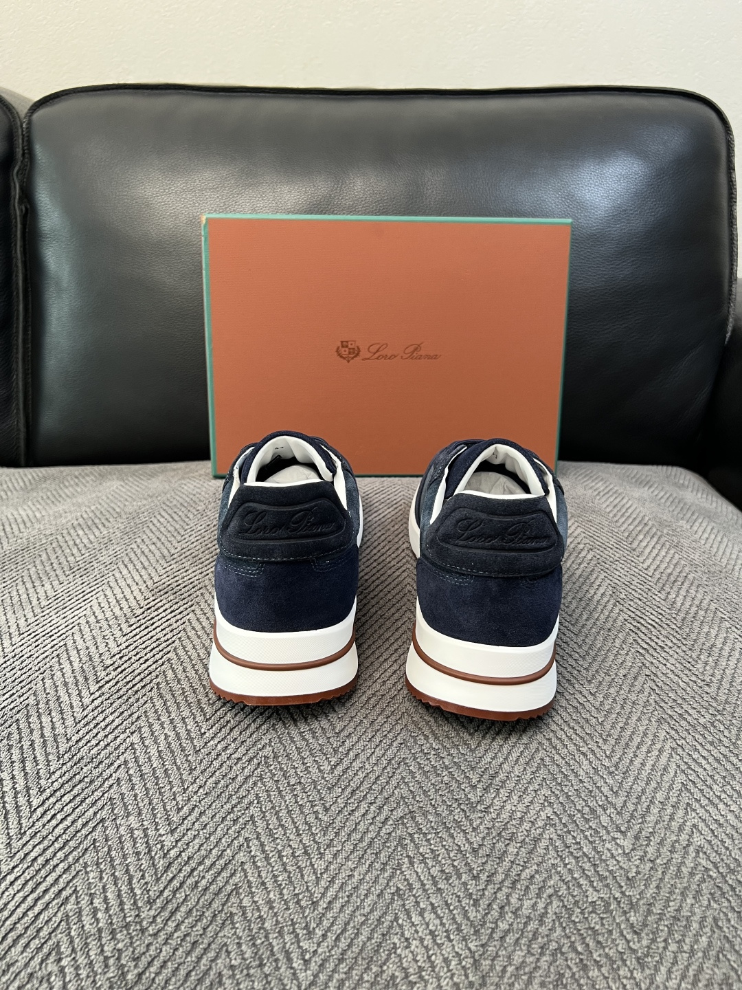 Loro Piana  高品质  顶级工艺品  诺悠翩雅  新品专柜同步原厂配置，鞋面意大利进口牛皮面料，高品质拼接工艺