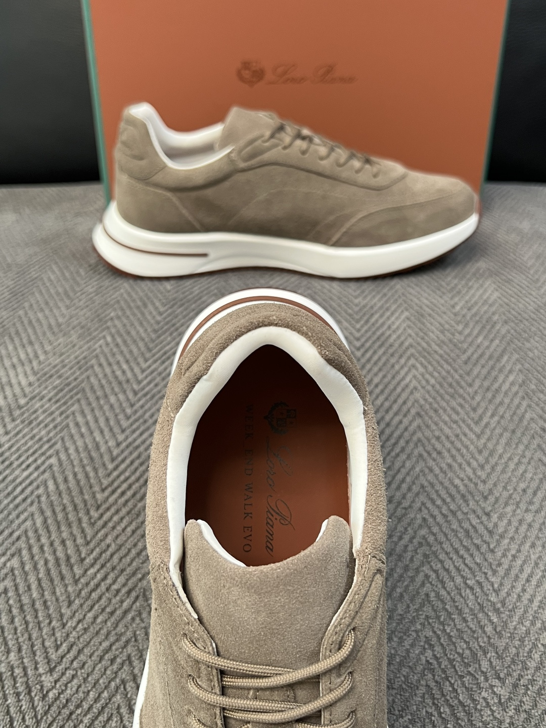 Loro Piana  高品质  顶级工艺品  诺悠翩雅  新品专柜同步原厂配置，鞋面意大利进口牛皮面料，高品质拼接工艺