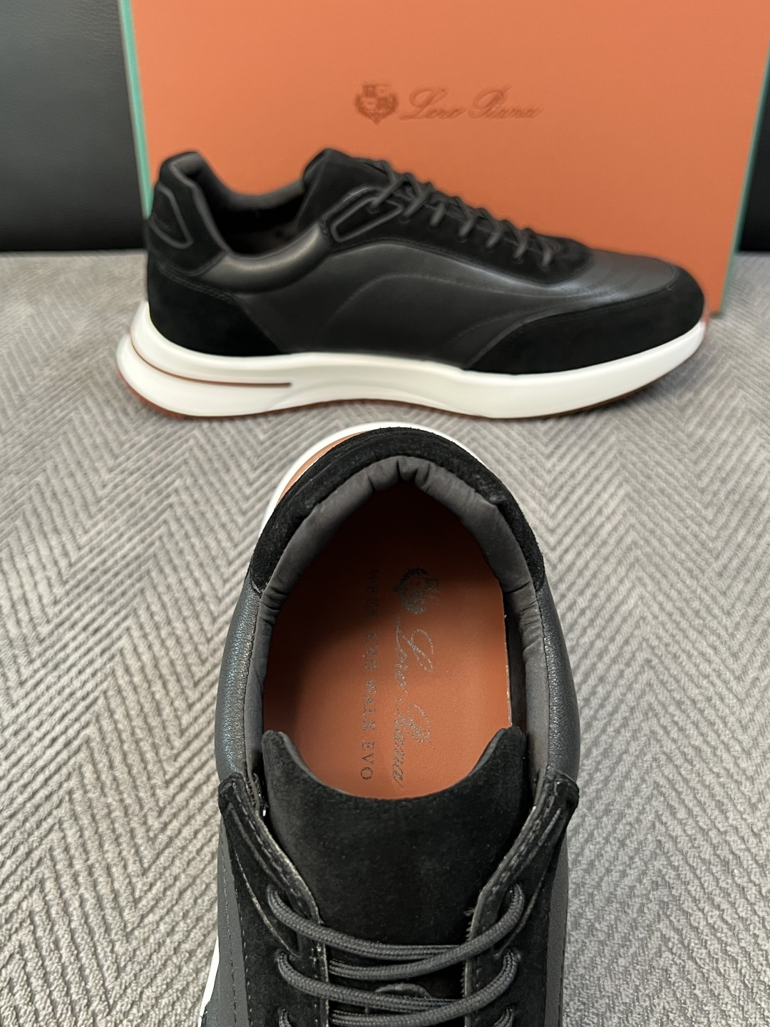 Loro Piana  高品质  顶级工艺品  诺悠翩雅  新品专柜同步原厂配置，鞋面意大利进口牛皮面料，高品质拼接工艺