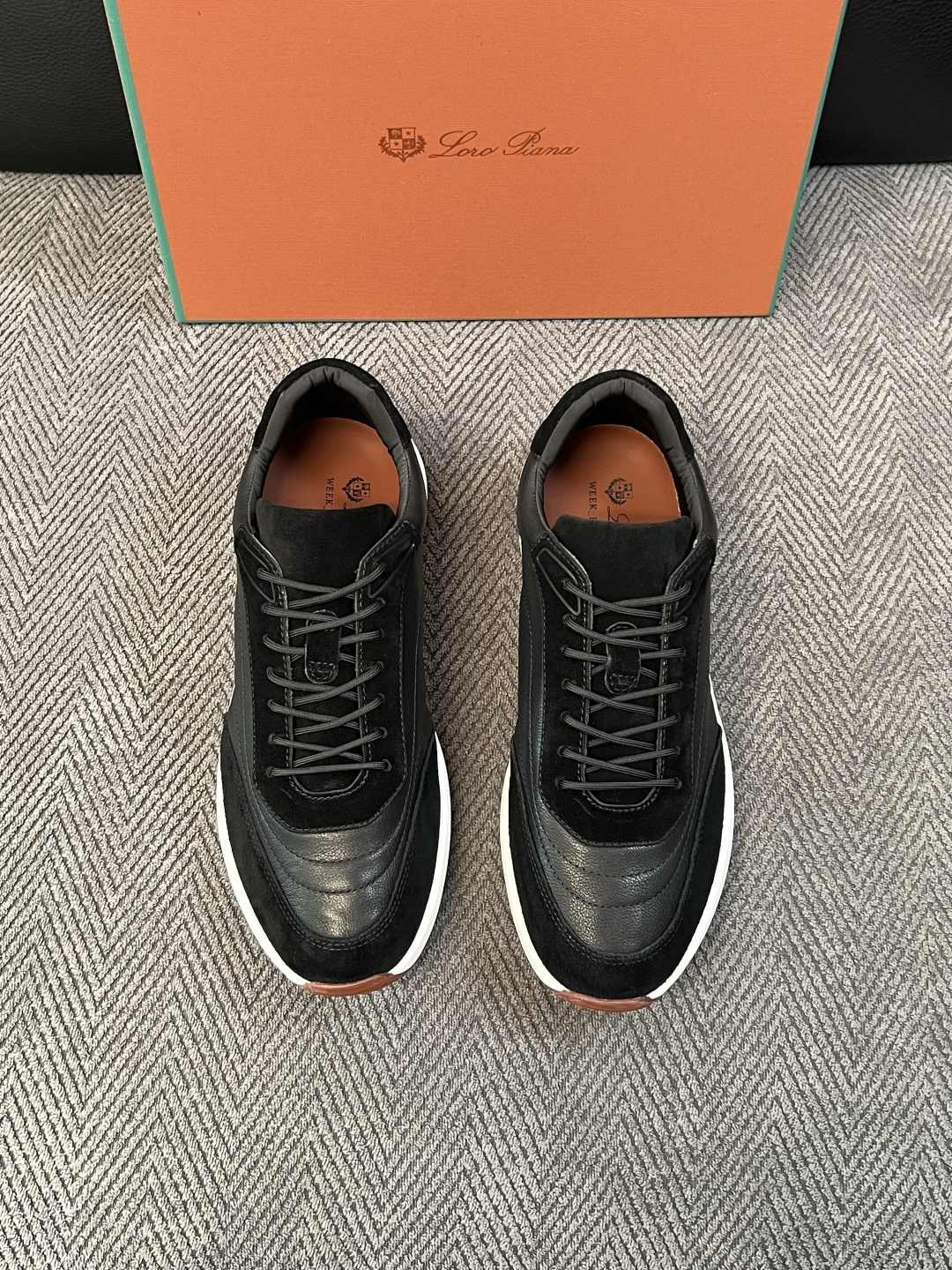 Loro Piana  高品质  顶级工艺品  诺悠翩雅  新品专柜同步原厂配置，鞋面意大利进口牛皮面料，高品质拼接工艺