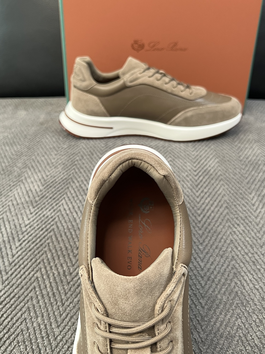 Loro Piana  高品质  顶级工艺品  诺悠翩雅  新品专柜同步原厂配置，鞋面意大利进口牛皮面料，高品质拼接工艺