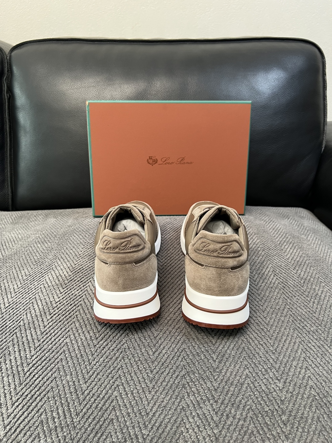 Loro Piana  高品质  顶级工艺品  诺悠翩雅  新品专柜同步原厂配置，鞋面意大利进口牛皮面料，高品质拼接工艺