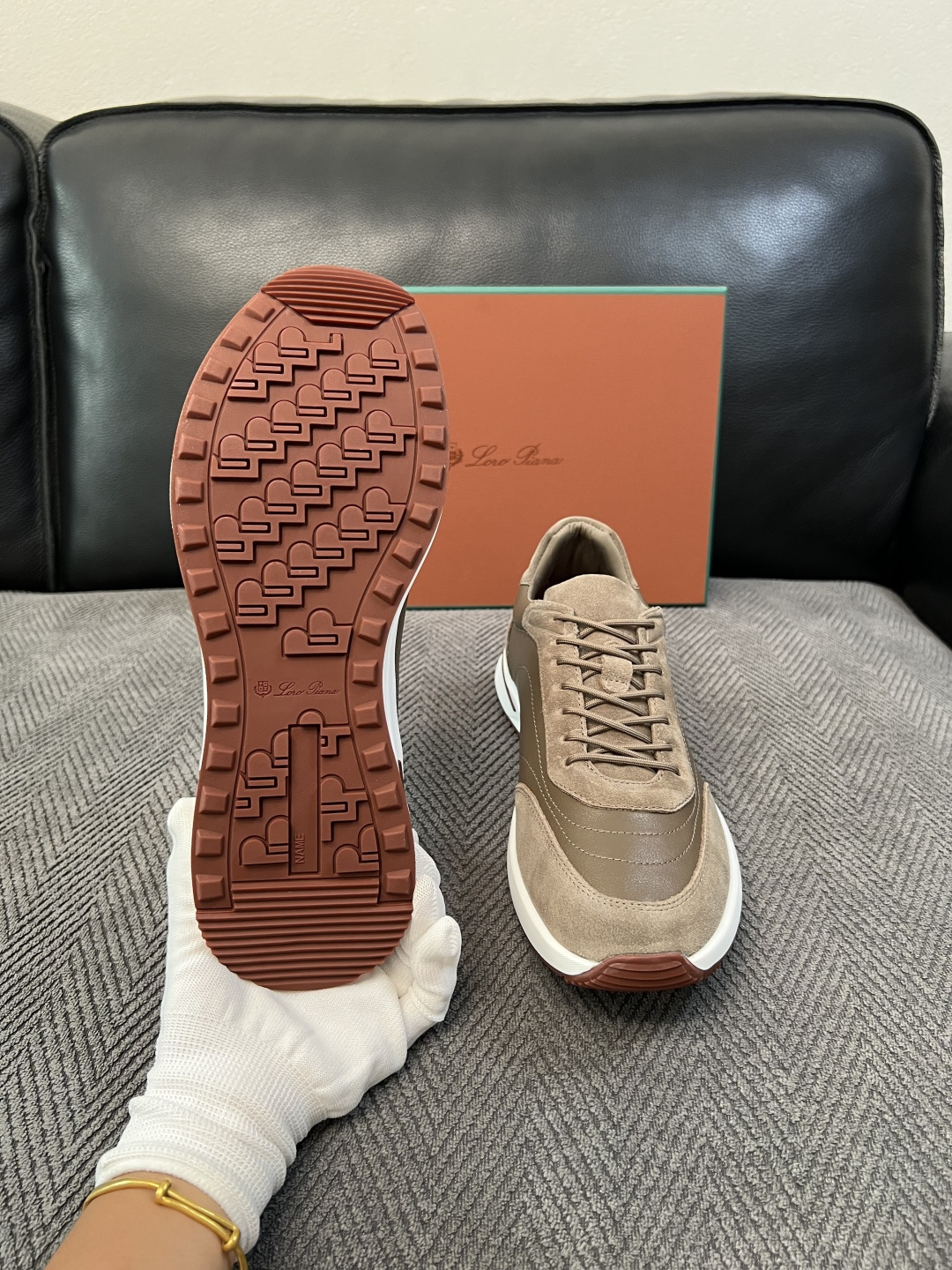 Loro Piana  高品质  顶级工艺品  诺悠翩雅  新品专柜同步原厂配置，鞋面意大利进口牛皮面料，高品质拼接工艺