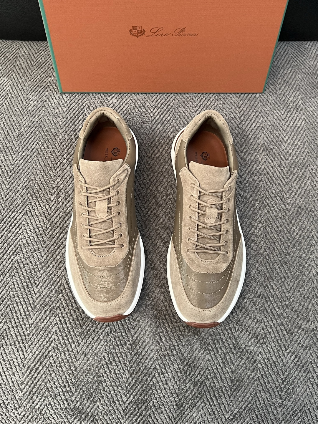 Loro Piana  高品质  顶级工艺品  诺悠翩雅  新品专柜同步原厂配置，鞋面意大利进口牛皮面料，高品质拼接工艺