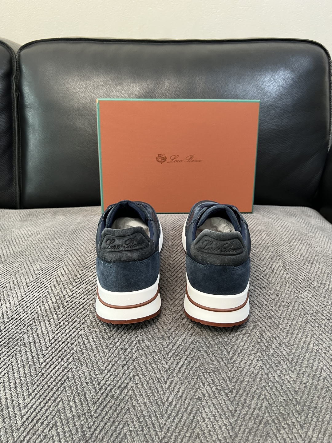 Loro Piana  高品质  顶级工艺品  诺悠翩雅  新品专柜同步原厂配置，鞋面意大利进口牛皮面料，高品质拼接工艺