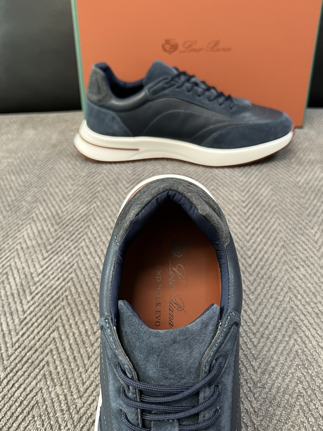 Loro Piana  高品质  顶级工艺品  诺悠翩雅  新品专柜同步原厂配置，鞋面意大利进口牛皮面料，高品质拼接工艺