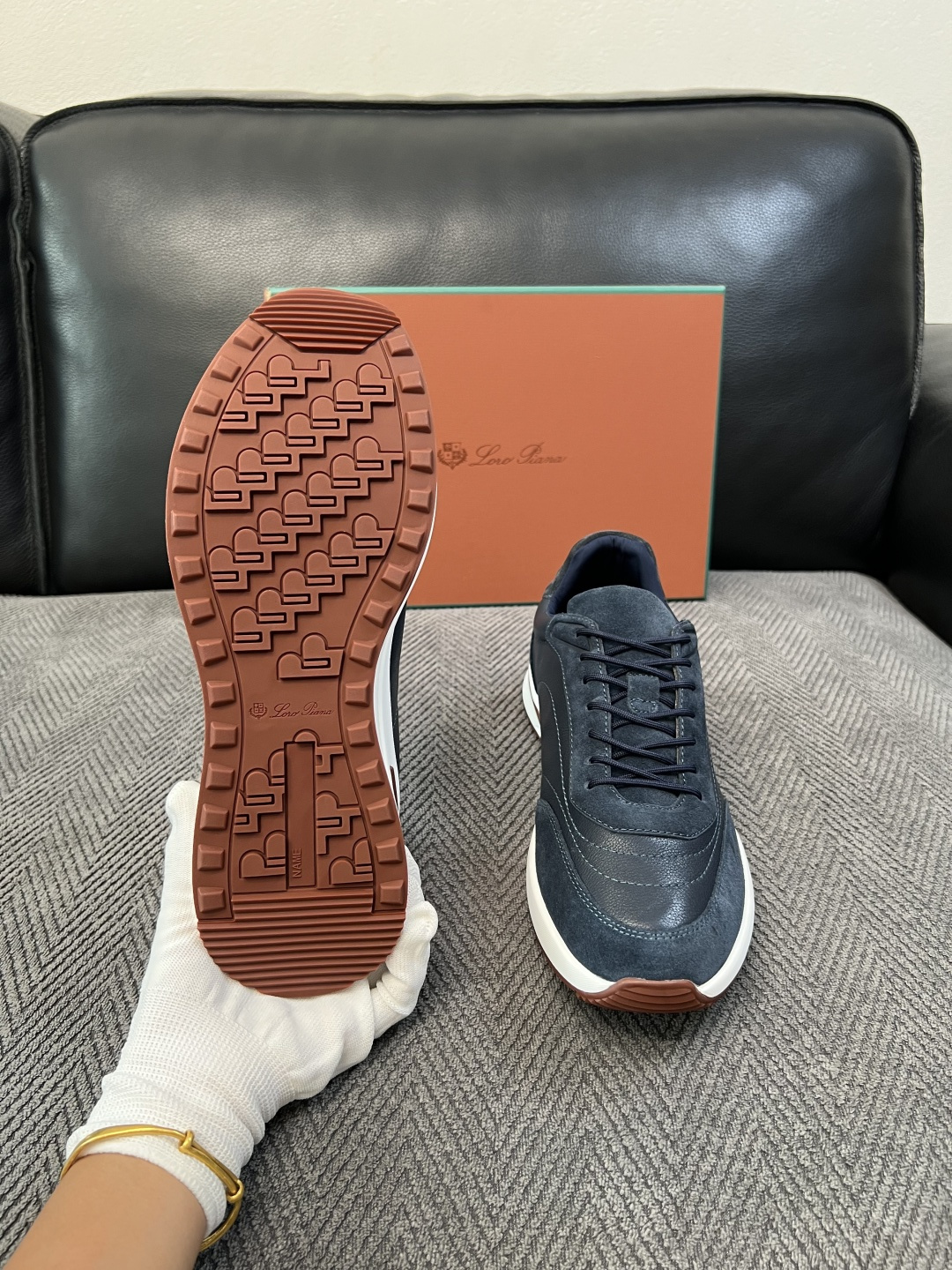 Loro Piana  高品质  顶级工艺品  诺悠翩雅  新品专柜同步原厂配置，鞋面意大利进口牛皮面料，高品质拼接工艺