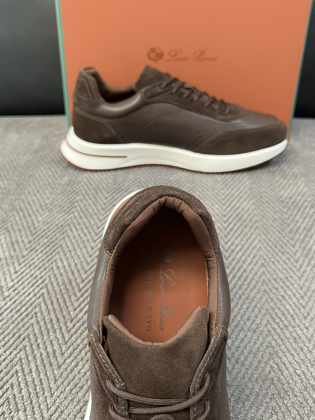 Loro Piana  高品质  顶级工艺品  诺悠翩雅  新品专柜同步原厂配置，鞋面意大利进口牛皮面料，高品质拼接工艺
