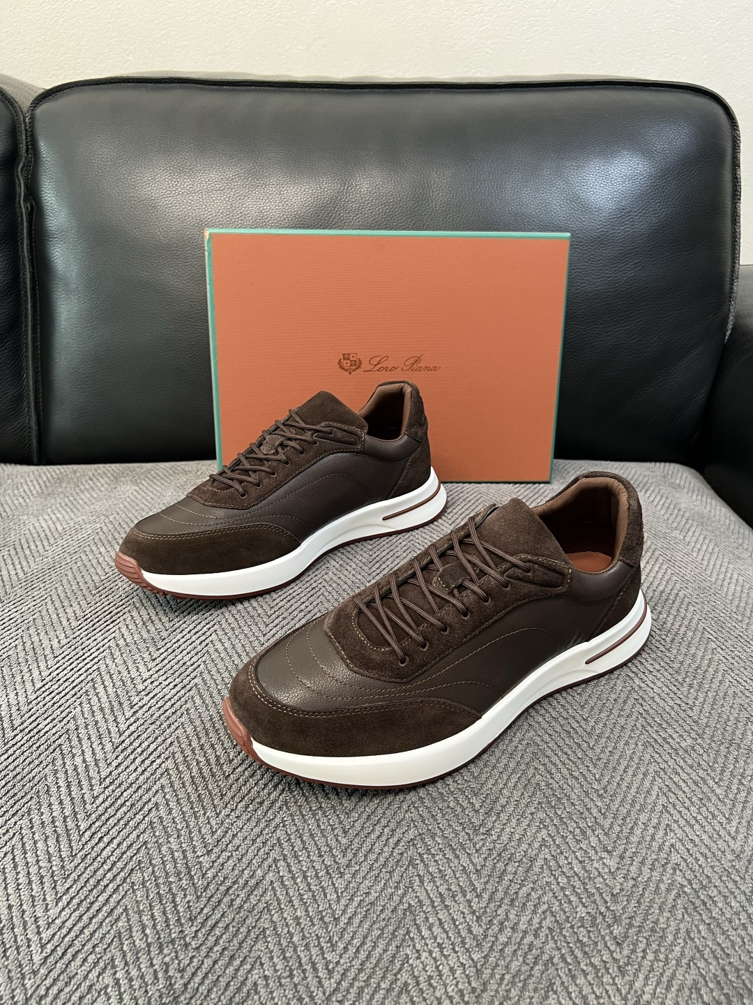 Loro Piana  高品质  顶级工艺品  诺悠翩雅  新品专柜同步原厂配置，鞋面意大利进口牛皮面料，高品质拼接工艺