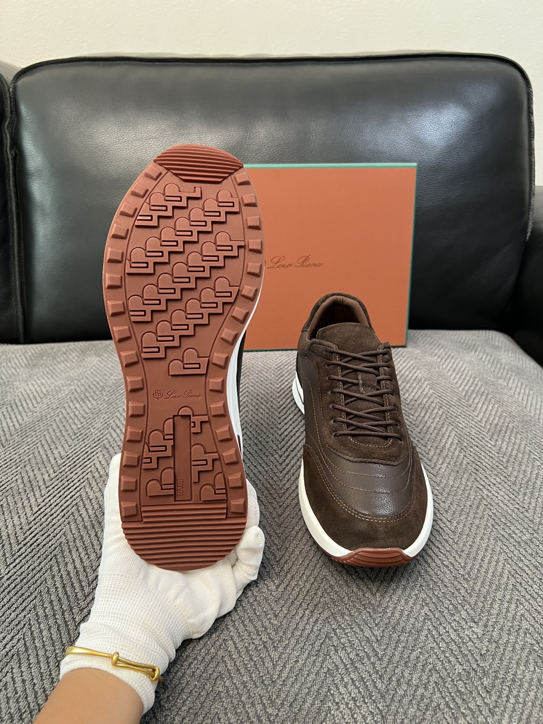 Loro Piana  高品质  顶级工艺品  诺悠翩雅  新品专柜同步原厂配置，鞋面意大利进口牛皮面料，高品质拼接工艺
