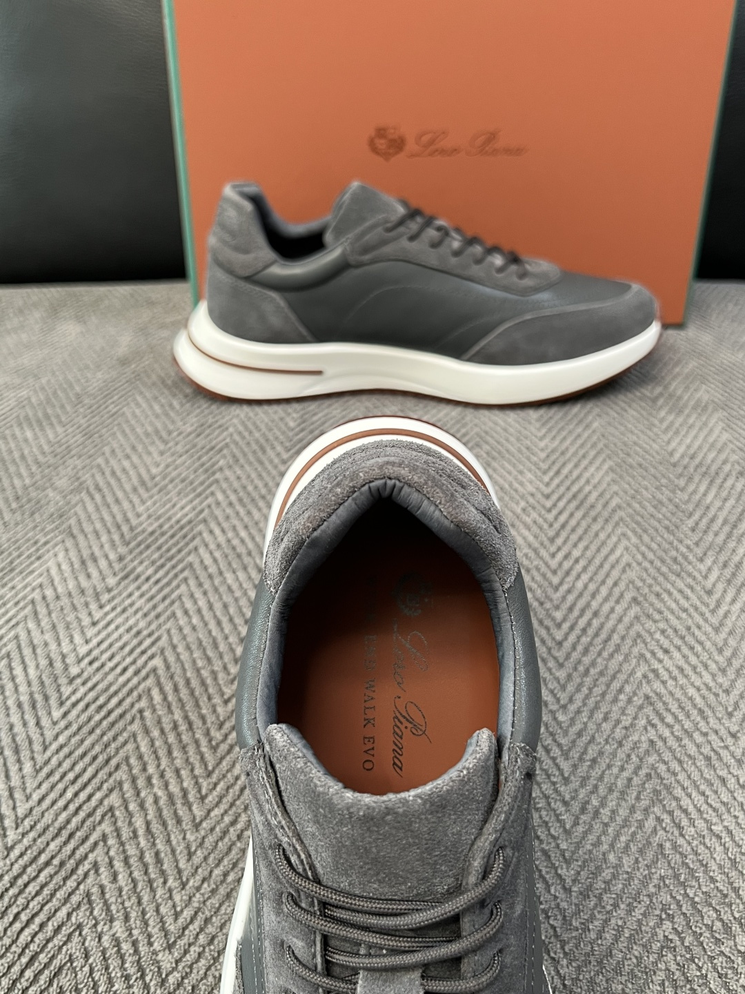 Loro Piana  高品质  顶级工艺品  诺悠翩雅  新品专柜同步原厂配置，鞋面意大利进口牛皮面料，高品质拼接工艺