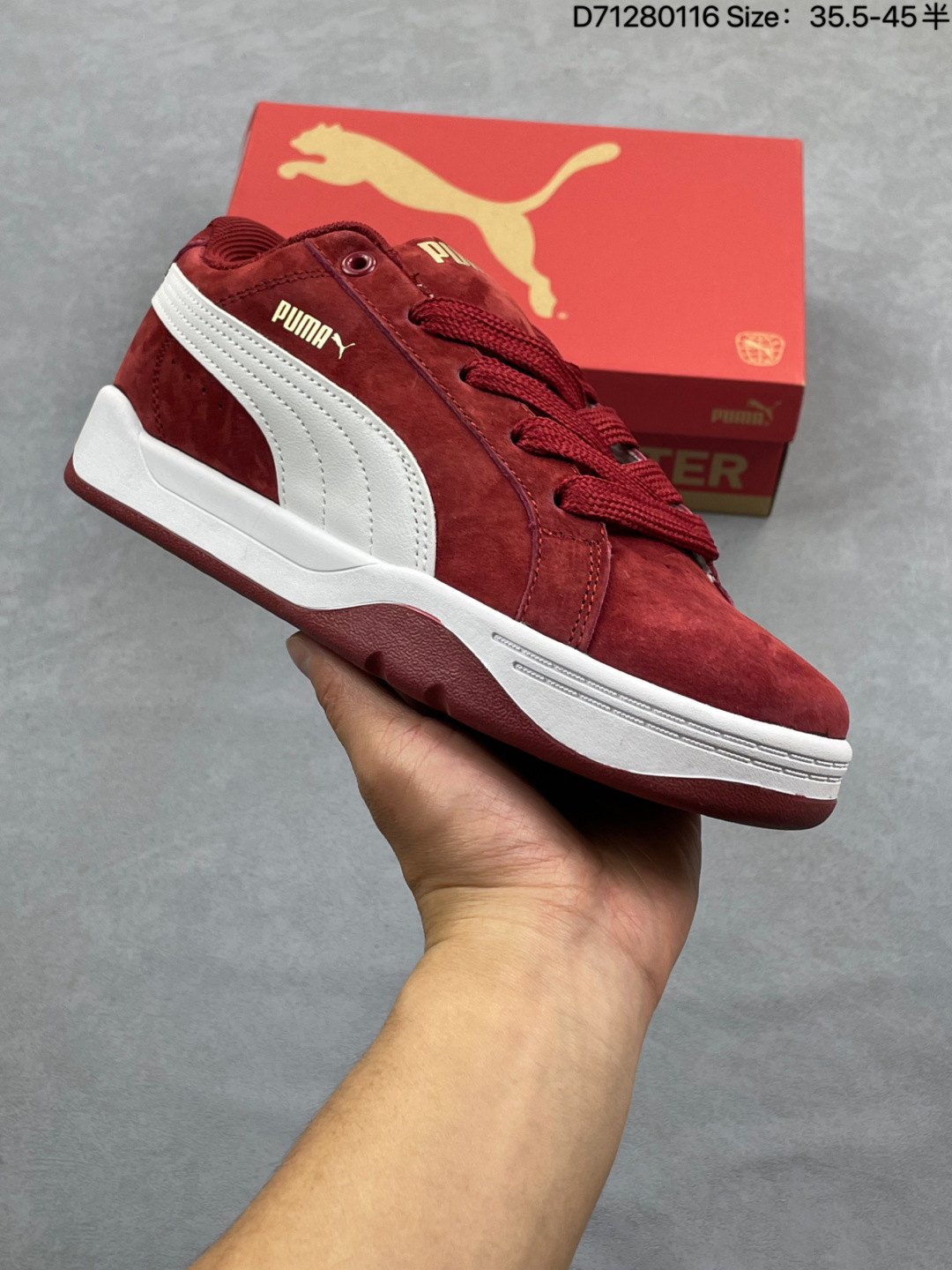 💰140
PUMA/彪马 女运动板鞋，原楦原纸版开发版型，采用环保纤维革组合翻毛皮饰片鞋面材质，外置耐磨橡胶大底❗️蕾哈娜同系面包鞋太好看了！彪马Puma Park Lifestyle OG Sneaker 公园生活方式系列低帮复古面包风百搭休闲运动板鞋。

类型：男女鞋
货号：400707
码数：36-45含半码
编码：D71280116