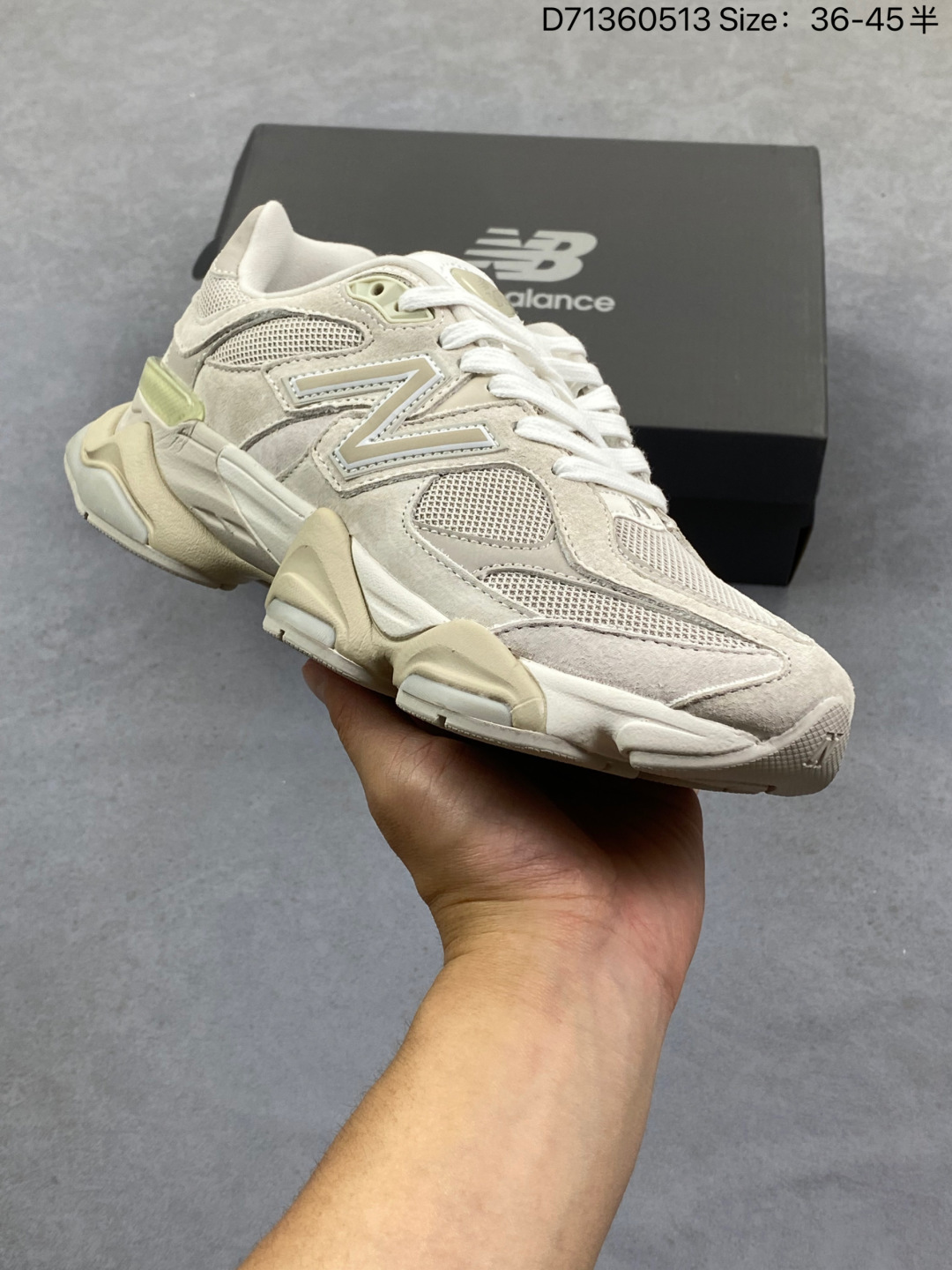 【公司级】NB 新百伦 New Balance NB9060小象蹄男女款9060舒适百搭老爹鞋.全新 9060 款式将经典风格与现代设计融合到日常多功能性中. 9060 重新诠释了源自经典 99X 型号的熟悉元素,其灵感来自于 Y2K 时代的未来主义和美学. 鞋面在990 的基础中进行了扩展和使用,以提供可见的运动感,中底采用 ABZORB 和 SBS 熟悉的缓震平台以提供舒适感. 类型:男女鞋 货号:U906051K ID:D71360513