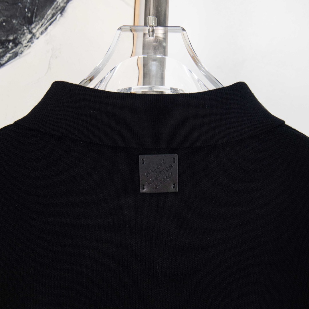 Louis Vuitton Chaqueta de Lana con Cremallera y Detalles de Cuero - Elegancia y Calidez 11 cmp i1757117658194 9668 0 9