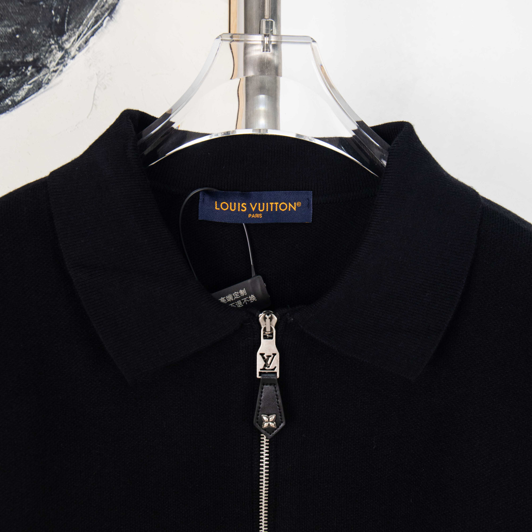 Louis Vuitton Chaqueta de Lana con Cremallera y Detalles de Cuero - Elegancia y Calidez 3 cmp i1757117658200 3079 0 1