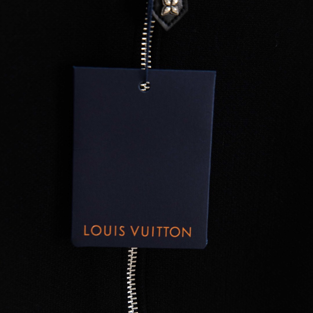 Louis Vuitton Chaqueta de Lana con Cremallera y Detalles de Cuero - Elegancia y Calidez 10 cmp i1757117660901 1973 0 8
