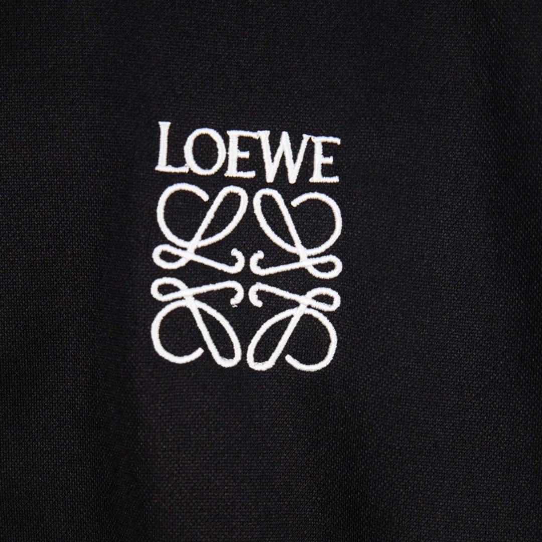 Loewe Chaqueta Deportiva con Cremallera y Bordado para Hombre - Elegancia Casual 5 cmp i1757119713041 1950 0 3