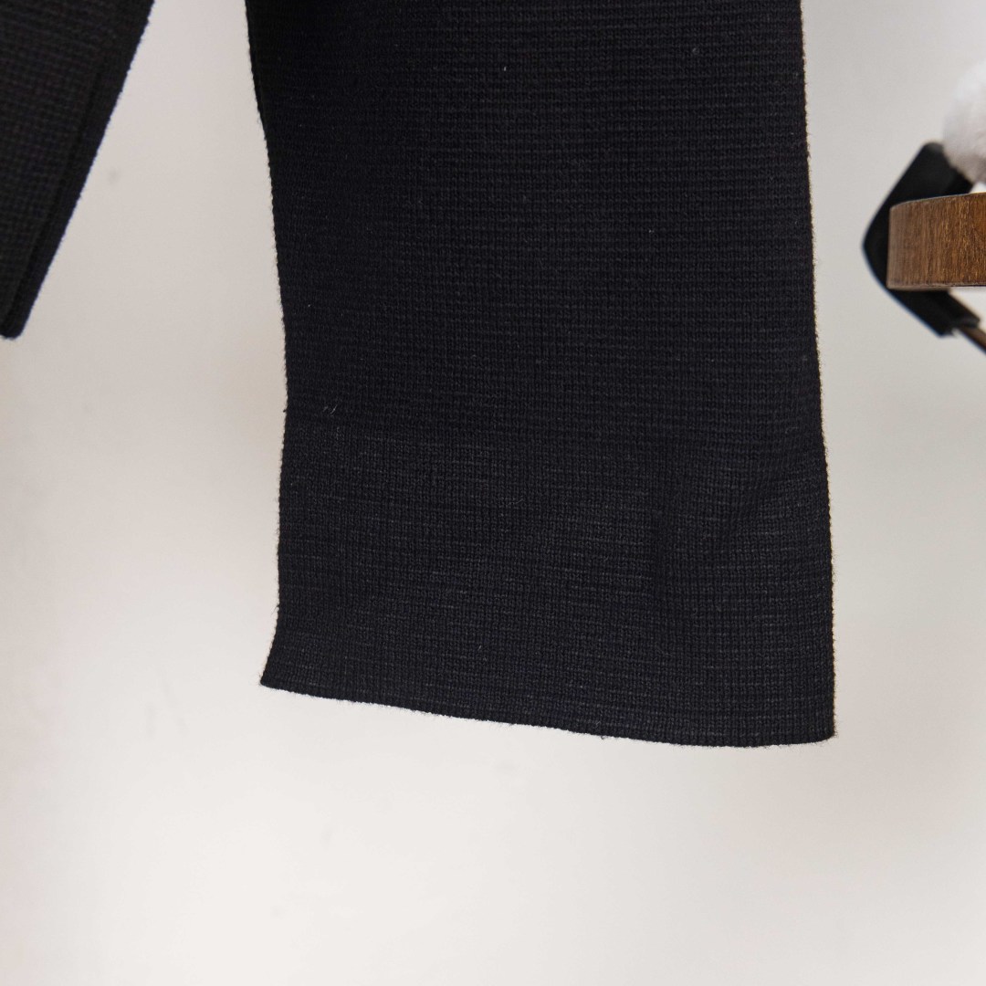 Louis Vuitton Chaqueta de Punto con Cremallera y Bordado de Logotipo 10 cmp i1757222155491 1663 0 8