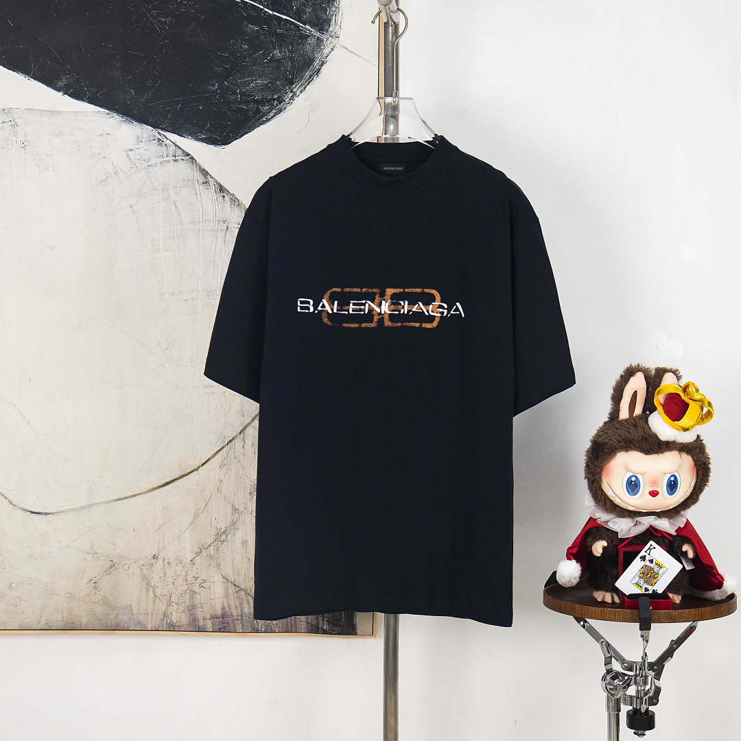 P140 versión zp [suministro exclusivo] Camiseta Balenciaga con estampado de letras envejecido, tejido: punto …