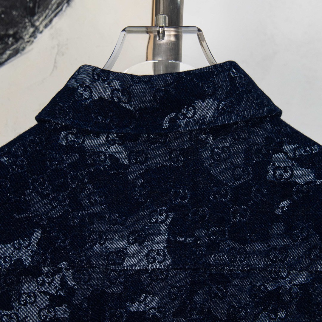 Camisa vaquera Gucci con estampado de efecto mármol y etiqueta de cuero 12 cmp i1757226647636 4660 0 10