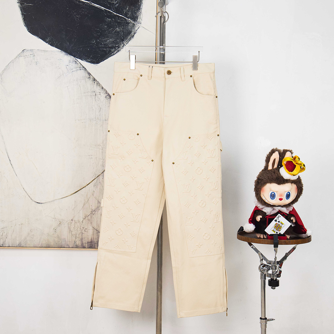 Versión P290 zp [suministro exclusivo] Pantalón denim con relieve LOUIS VUITTON. Descripción del proceso: Diseño de abe…
