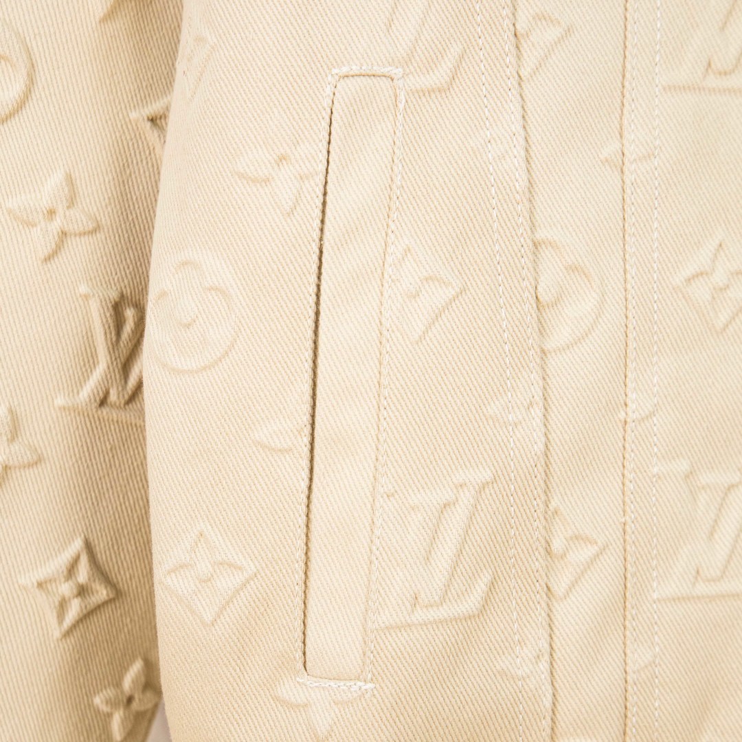 Louis Vuitton Chaqueta Vaquera con Logotipo en Relieve - Edición Limitada 7 cmp i1757481907893 8138 0 5