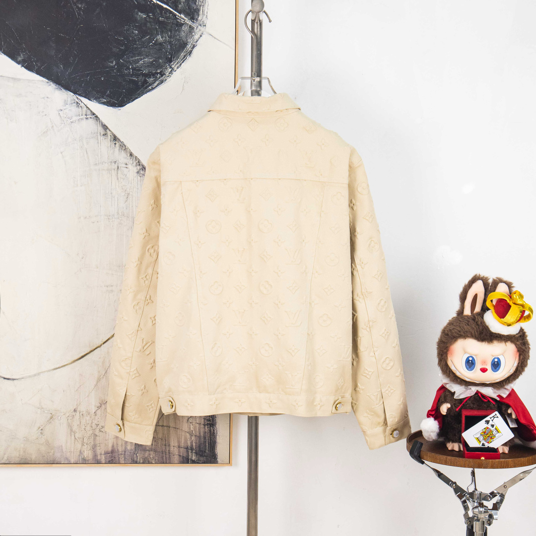 Louis Vuitton Chaqueta Vaquera con Logotipo en Relieve - Edición Limitada 15 cmp i1757481908091 3139 0 13