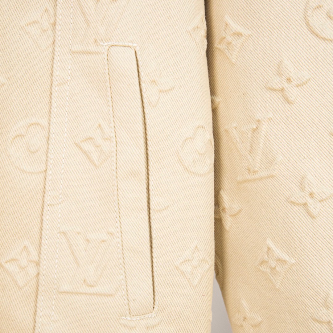 Louis Vuitton Chaqueta Vaquera con Logotipo en Relieve - Edición Limitada 8 cmp i1757481911085 7172 0 6