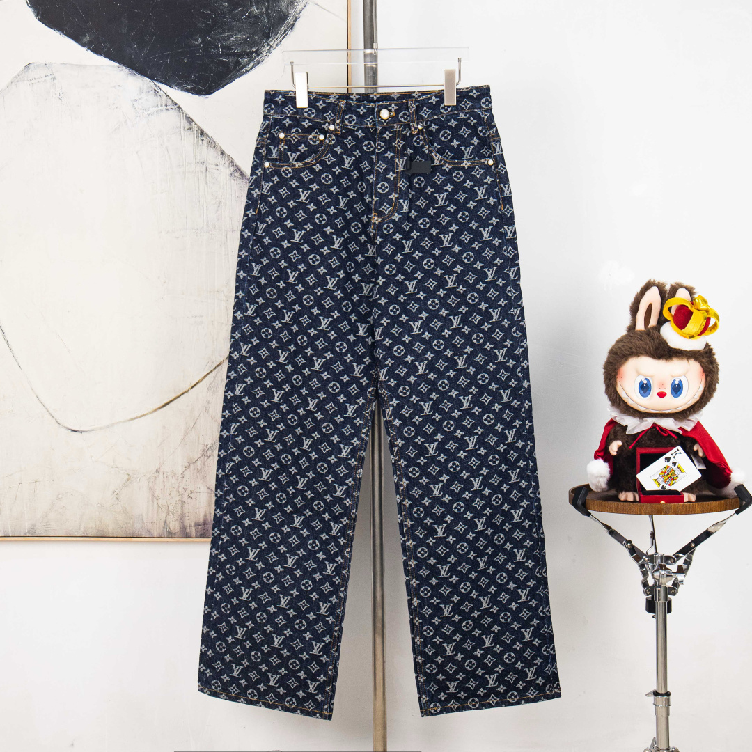 Louis Vuitton Pantalones Vaqueros Jacquard con Monograma en Azul Desgastado 2 cmp i1757485120417 2881 0 0