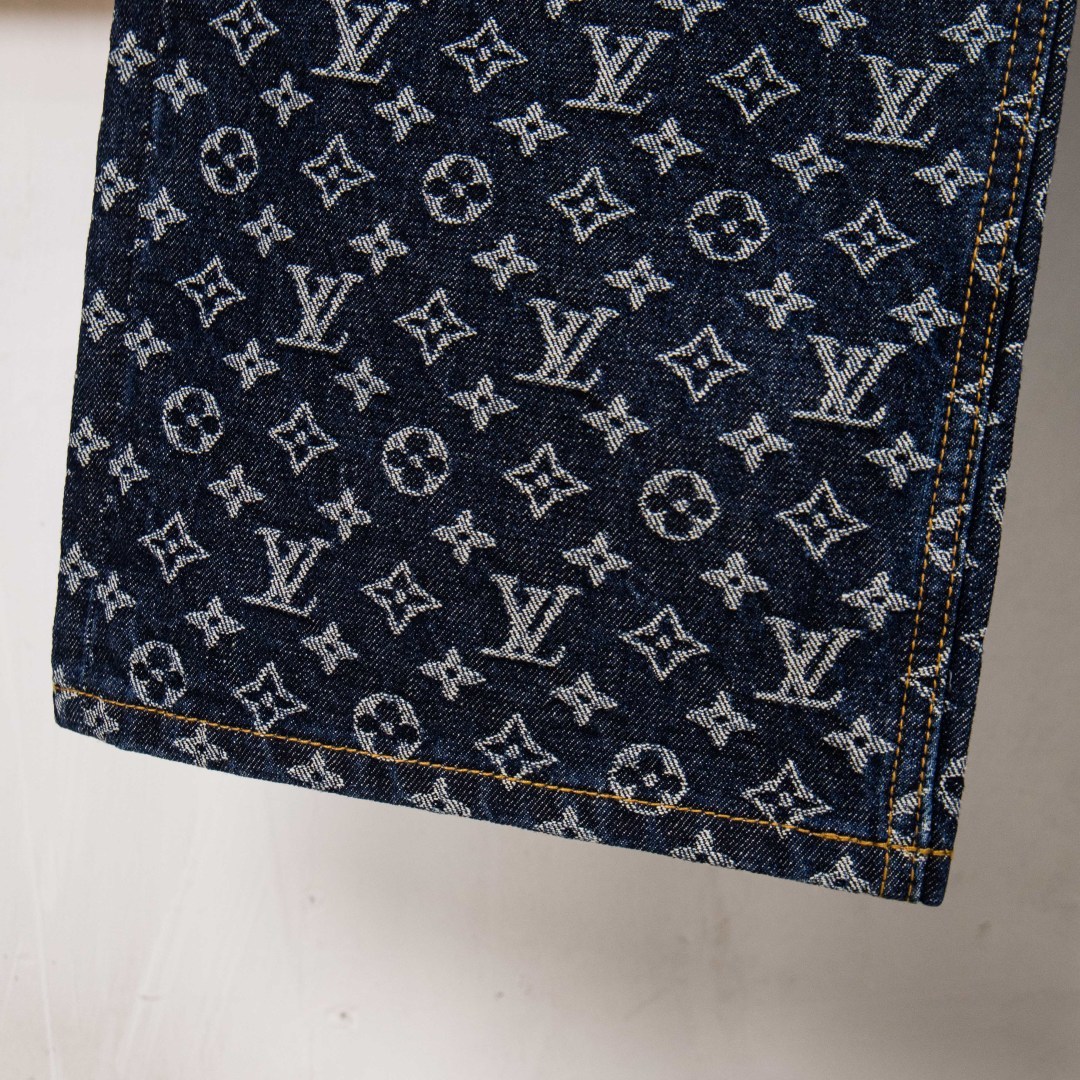 Louis Vuitton Pantalones Vaqueros Jacquard con Monograma en Azul Desgastado 9 cmp i1757485123715 6196 0 7