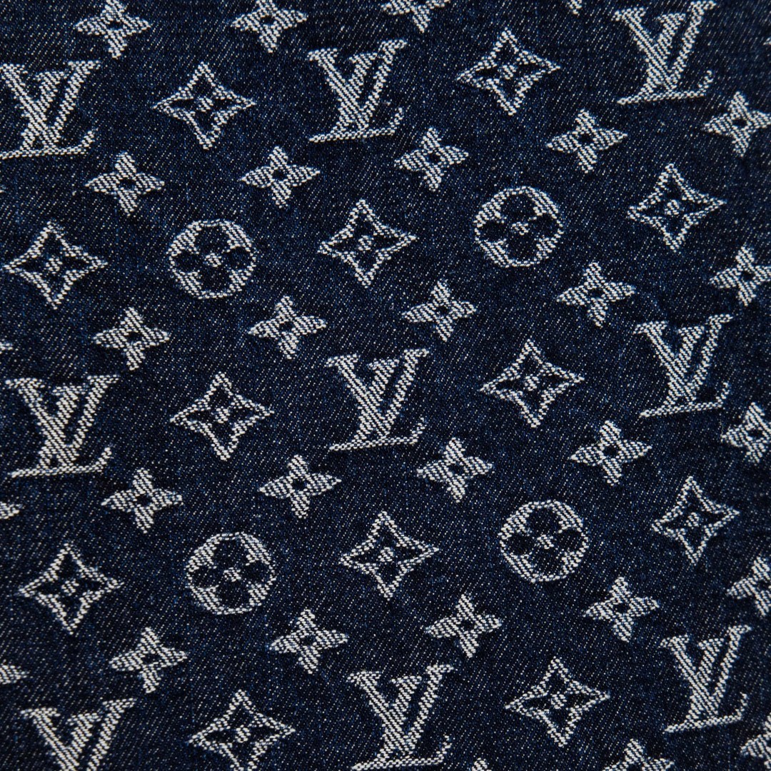 Louis Vuitton Pantalones Vaqueros Jacquard con Monograma en Azul Desgastado 7 cmp i1757485125429 2678 0 5