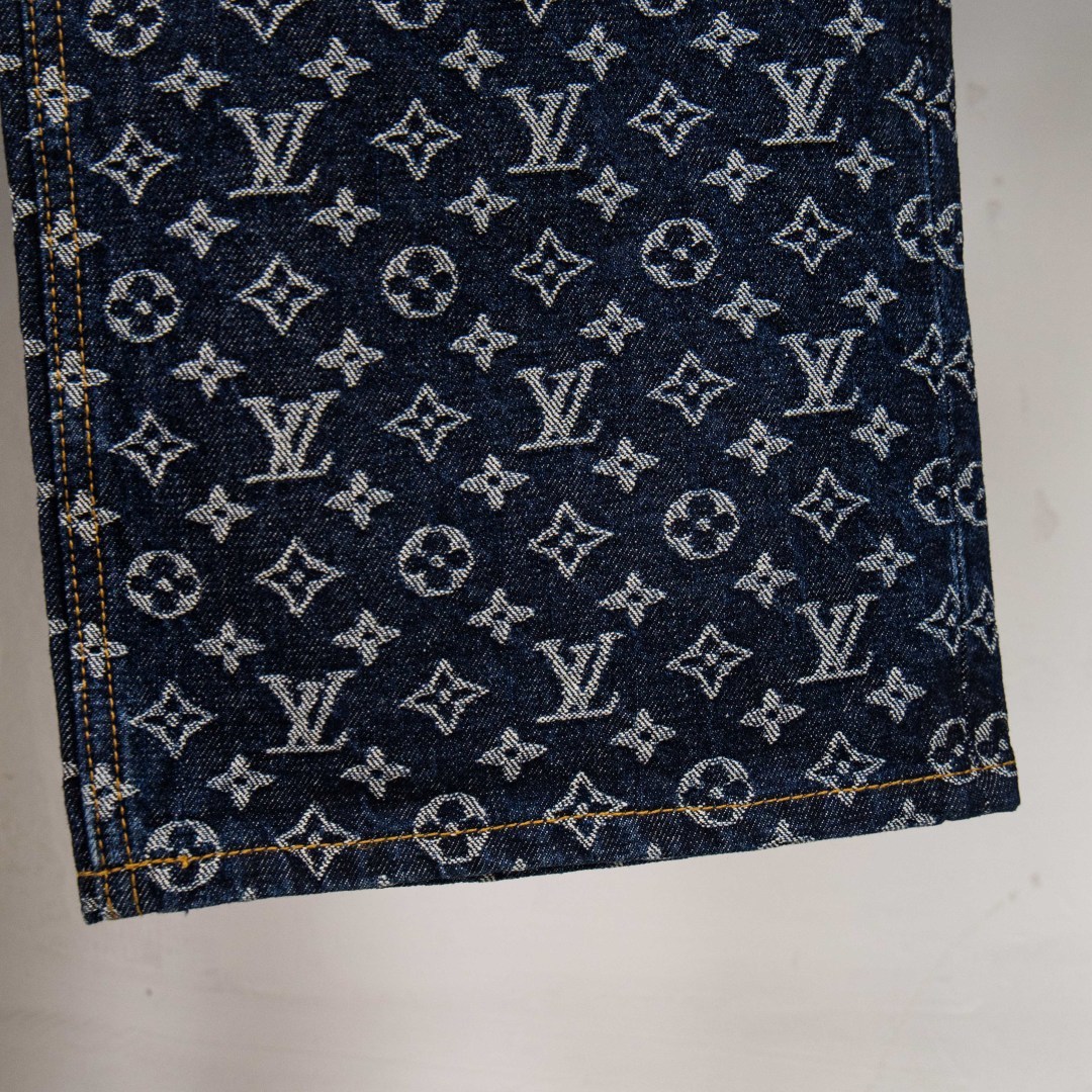 Louis Vuitton Pantalones Vaqueros Jacquard con Monograma en Azul Desgastado 10 cmp i1757485125431 617 0 8