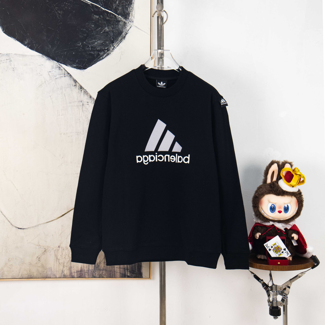 P135 versión zp [suministro exclusivo] Sudadera con capucha de cuello redondo con logo de letras bordado en h…
