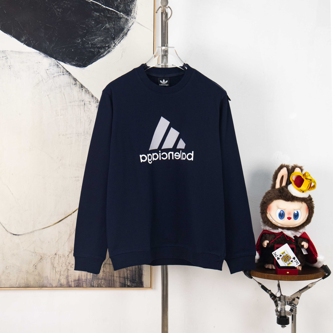 P135 versión zp [suministro exclusivo] Sudadera de cuello redondo con logo de letras bordado y hombrera de la colaborac…