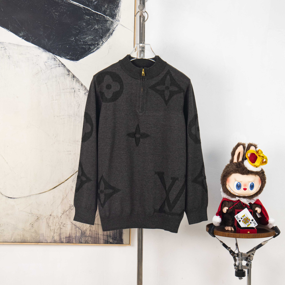 P235


zp版本［独家供应］
LV路易威登大标logo拉链针织毛衣 
男女同款 三标齐全 区别市场通货 随意对比 
采用2/40百分百精棉编织纱线羊绒面料 颜色对原版染色定做好加捻再品纱 前后进口机器彩色时钟纺织工艺 大厂流水做工 包条双针走线工整 细腻柔软外观时尚顺滑垂感 
OS版型 上身舒服有型

颜色：图片色
尺码：S M L XL
编号：BX10379