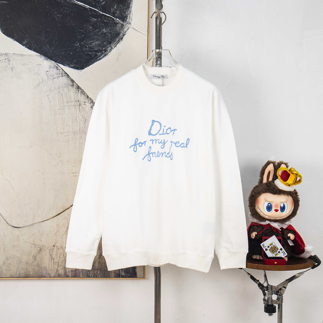 P215


zp版本［独家供应］
DIOR迪奥签名字母刺绣圆领卫衣
面料采用400克毛圈高克重95棉5氢纶1×1双纱洗一辈子都不会变形的
男女同款 官网细节一致 全套包装 三标齐全 防潮纸 区别市场通货 随意对比 
OS版型 最大可穿200斤上身舒服有型

颜色：黑 白
尺码：S M L XL
编号：BX10389