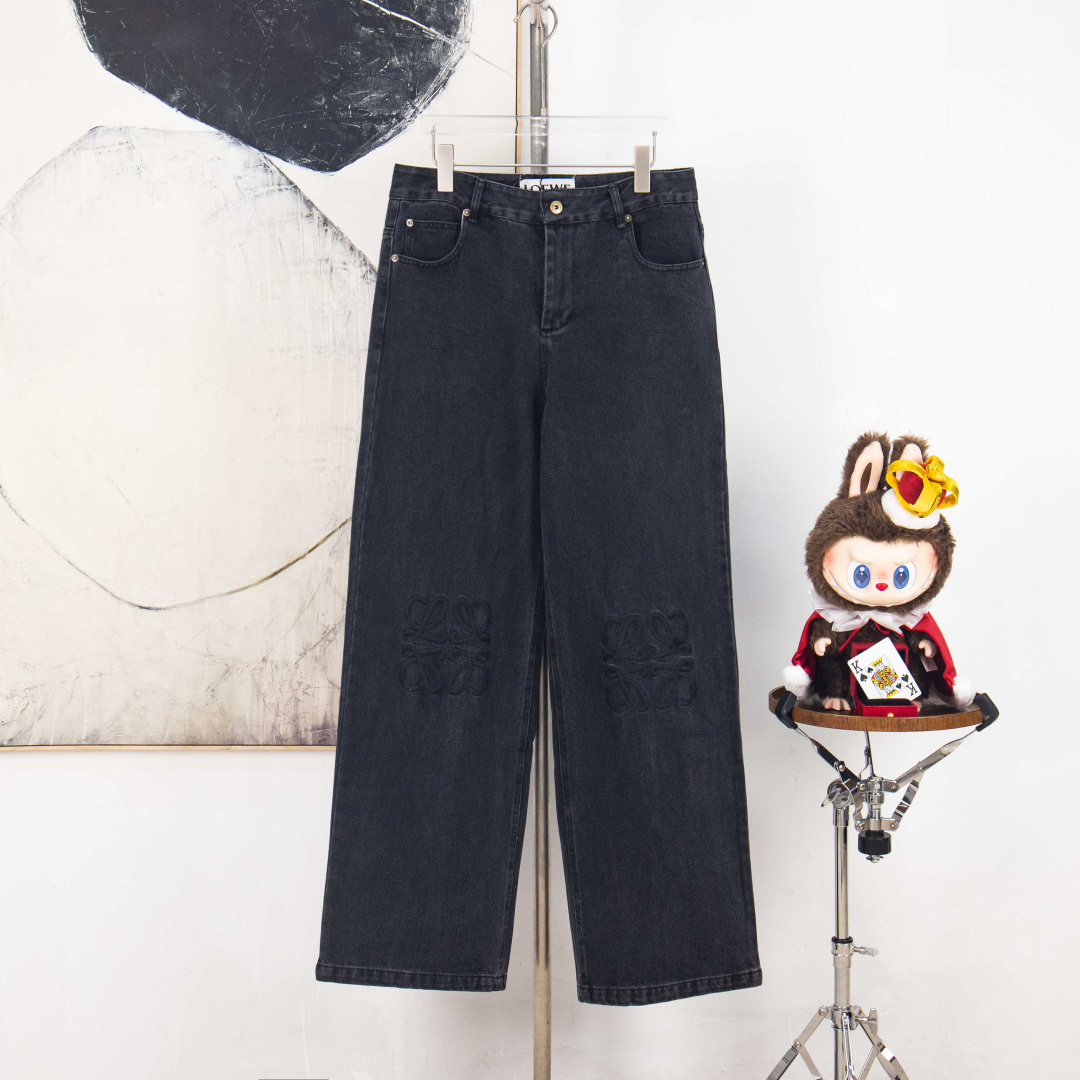 Loewe Jeans Anagram Bordado, Pantalones Denim Lavados Vintage, Corte Holgado
