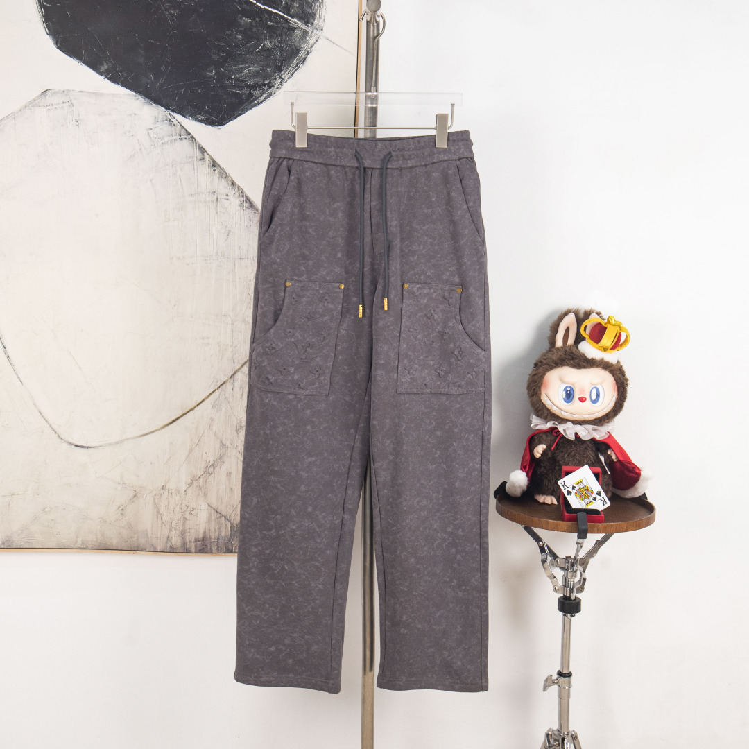 Versión P180 zp [suministro exclusivo] Los pantalones de trabajo con estampado oscuro y bolsillos completos de LOUIS VU…