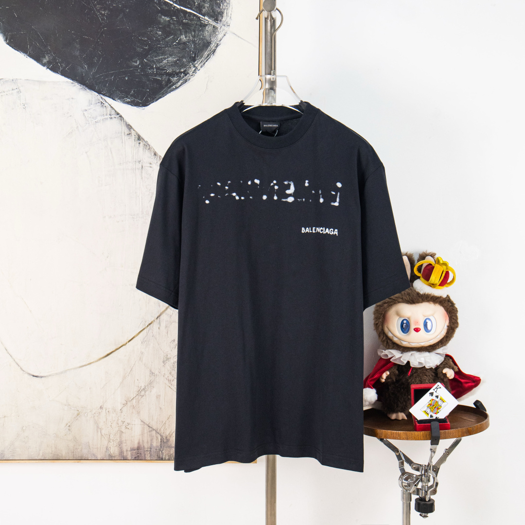 Versión P100 zp [suministro exclusivo] Camiseta de manga corta con hombros descubiertos y estampado de letras clásicas …