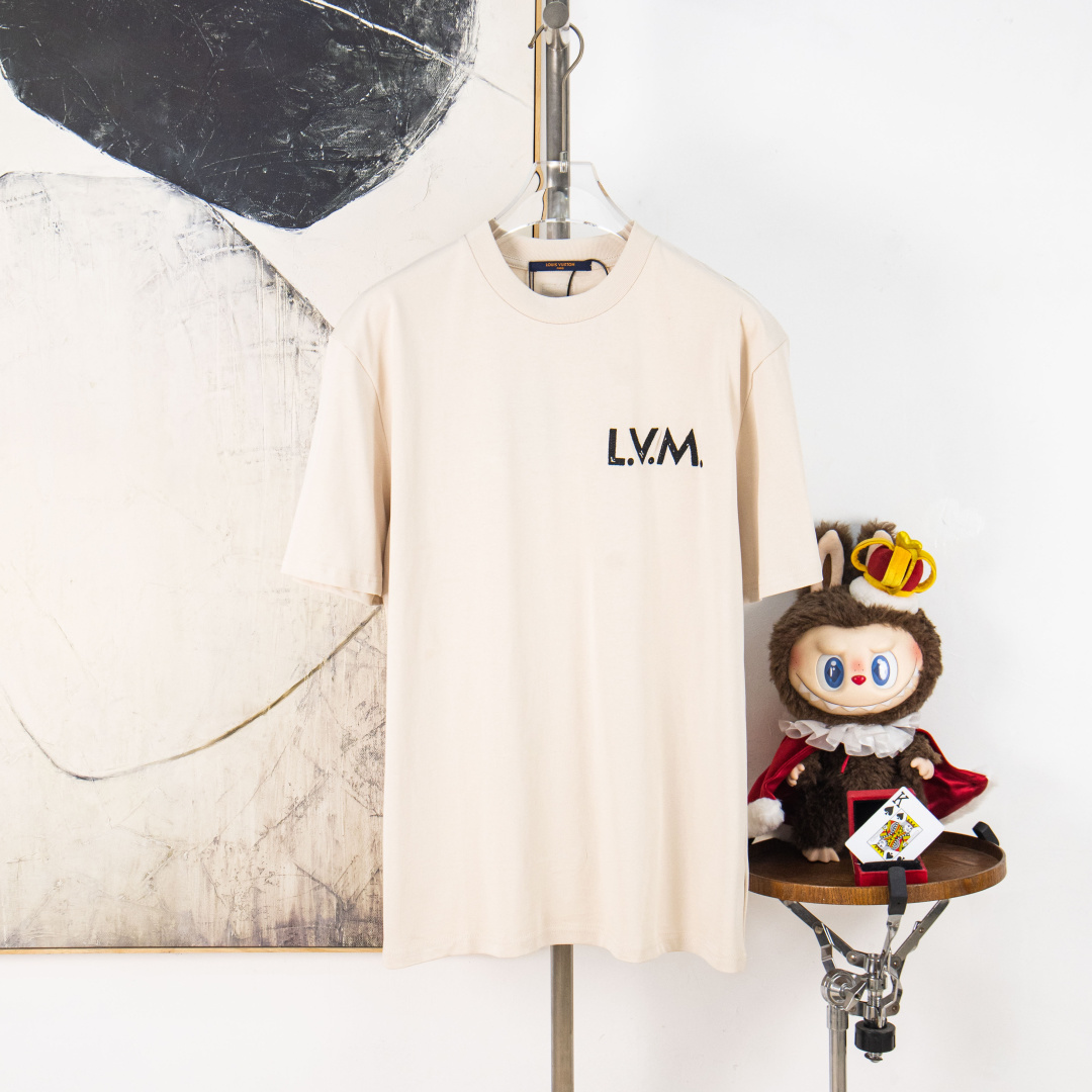 P100 versión zp [suministro exclusivo] LOUIS VUITTON camiseta de manga corta con bordado e identificación de la colecci…