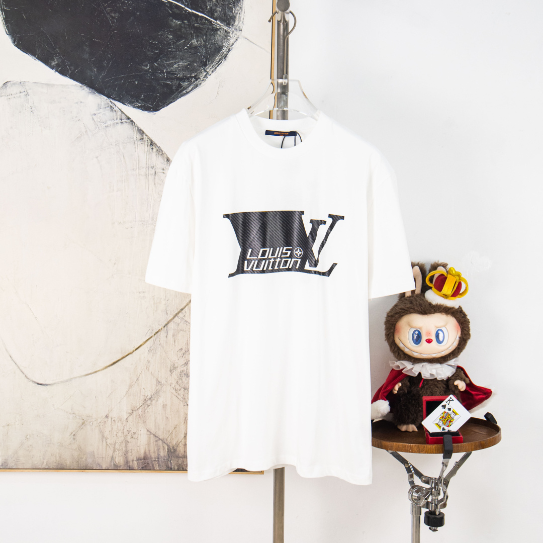 P100 versión zp [suministro exclusivo] LOUIS VUITTON camiseta de algodón con estampado e identificación de la colección…